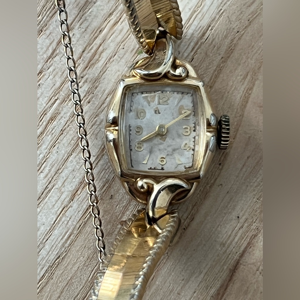 Elgin Rare Vintage Gold Plated Mechanical Ladies Watch Gold Bracelet Case